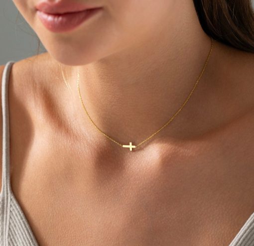 Cadena con dije Cruz Echapado en Oro. - Imagen 2